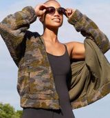 Offline Green Camo Sherpa Full Zip Hooded Jacket // Size XS Photo 0