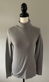 Gray Classic Neutral Fitted Long Sleeve Turtleneck Top Size Small Photo 0