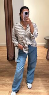 Extra High-Waisted Wide-Leg Cargo Jeans Photo 0