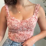 Jessica Simpson  Floral Crop Top Photo 0