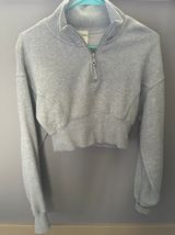 Cropped Sweatshirt Photo 0