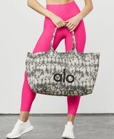NWT Alo Yoga Shopper Tote Bag Tie Dye Oversized Heavy Duty Canvas Grey/Black Photo 0