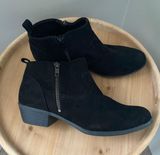 Black Booties Photo 0