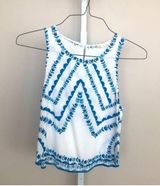 Blue & white tank top Photo 0