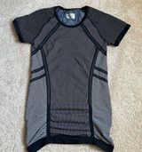 Speedlight Seamless Black & White Tee  Size Medium Photo 0