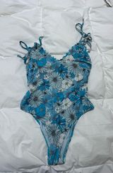 Tie strap one piece swimsuit Photo 0