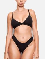 SKIMS Fits Everybody Triangle Bra NWT Photo 0