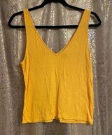 BKE Buckle Core Ribbed Yellow V-Neck Cropped Tank Top, Large Photo 0