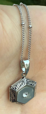 Silver Locket Sterling Vintage Photo 0