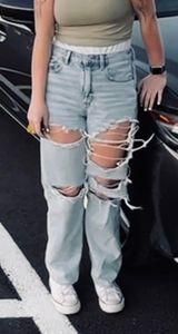 American Eagle Baggy Mom Jeans Photo 0