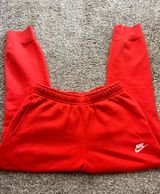Red sweatpants Photo 0