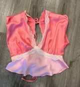 pink blouse with white lace Photo 0