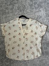 Floral Blouse Photo 0