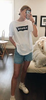 Levi’s Oversized White T-shirt Photo 0