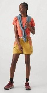 NWT Women’s Patagonia Outdoor Everyday Shorts XS Pufferfish Gold Photo 0