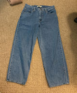 Baggy Dad Levi’s Jeans Photo 0