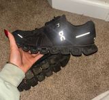 On-running s Photo 0