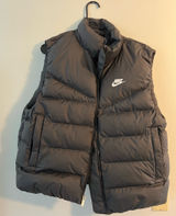 Nike Oversized Puffer Vest Photo 0