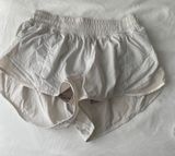 Lululemon Hotty Hot Short 2.5” Photo 0