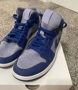 Air Jordans 1 Mid SE Photo 0