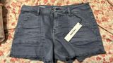Vigors Utility Pocket Shorts  Photo 0