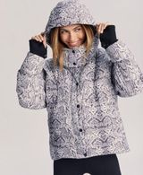 Varley Highland Puffer Snow Jacket Medium Contrast Snakeskin Print Warm Coat Photo 0