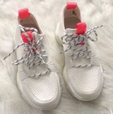 Steve Madden Running Shoes Photo 0