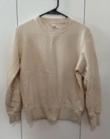 Uniqlo Sweater Crewneck Photo 0