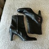 Gianni Bini  Women's 10M Mid Calf Heeled Bootie Smooth Black Leather Ankle Zip Photo 0