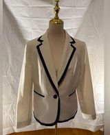 Le Suit  Chic White Blazer with Black Trim Photo 0