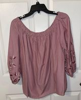 simply styled Off-the Shoulder Top Photo 0