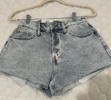 H And M Jean Shorts (curvy) Photo 0