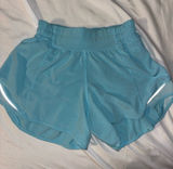 Women’s Lululemon Hotty Hot Shorts 2.5" Photo 0