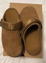 UGG Goldenstar Clogs Chestnut Photo 0