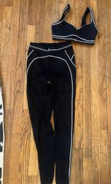 Alo airlift yoga set size small Photo 0
