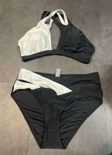 Black and white two Photo 0