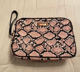 Nicole Miller Large Pouch Photo 0