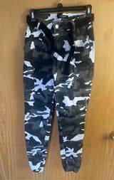 Windsor Camo Cargo Pants Photo 0