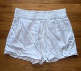 ALICE + OLIVIA White Linen Blend Shorts Pull On size XS Photo 0