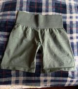 NVGTN Forest green Pro Seamless Shorts Photo 0