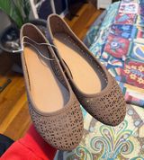 Universal Threads Universal Thread Flats Photo 0