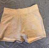 Alo Yoga Airlift Shorts Photo 0