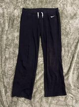 Nike  straight leg sweatpants. Photo 0