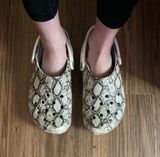 Crocs Snake Print Photo 0