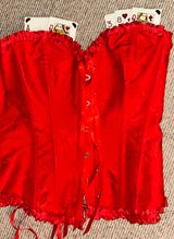 Queen of Hearts Costume-Comes with top and both crowns  Photo 0