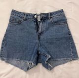 H&M High-Waisted Shorts Denim Photo 0