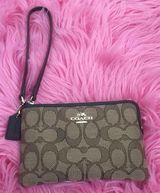 Coach Wallet/Wristlet Photo 0
