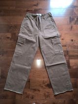 brown cargo pants Photo 0