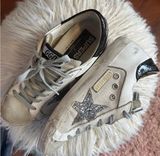 Golden Goose  Photo 0