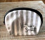 💋💄Victoria’s Secret Cosmetic Bag💄💋 NWOT Photo 0